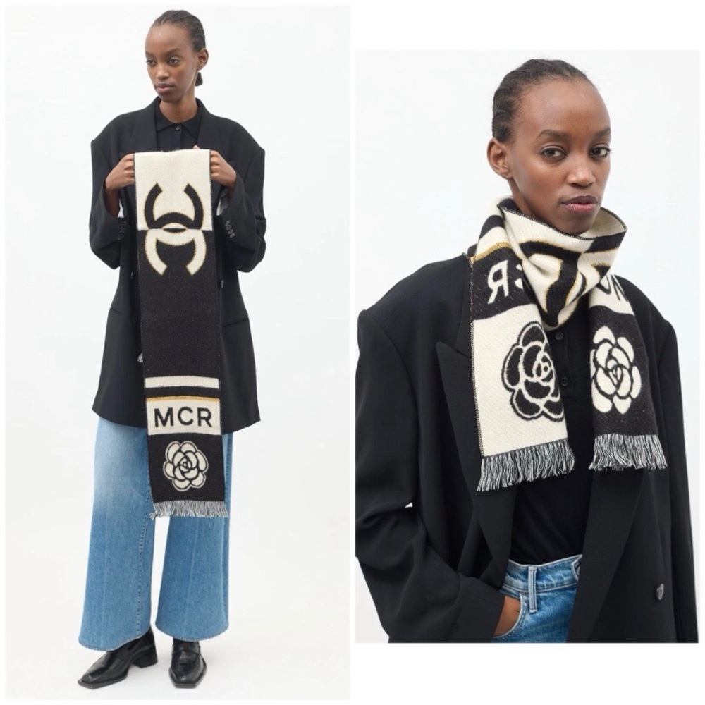 New in Box Chanel Made in Italy Métiers d'Art Show MCR Cashmere Wool Scarf